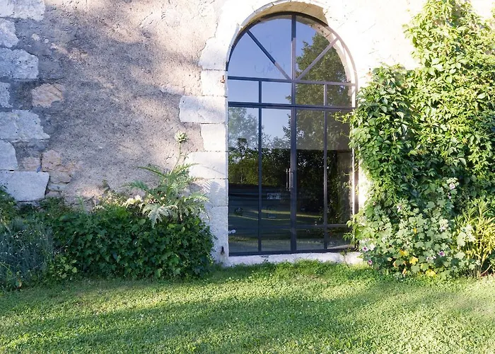 Oda ve Kahvaltı Le Gavachon 4*