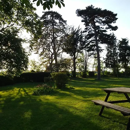 Le Gavachon Bed & Breakfast Leboulin